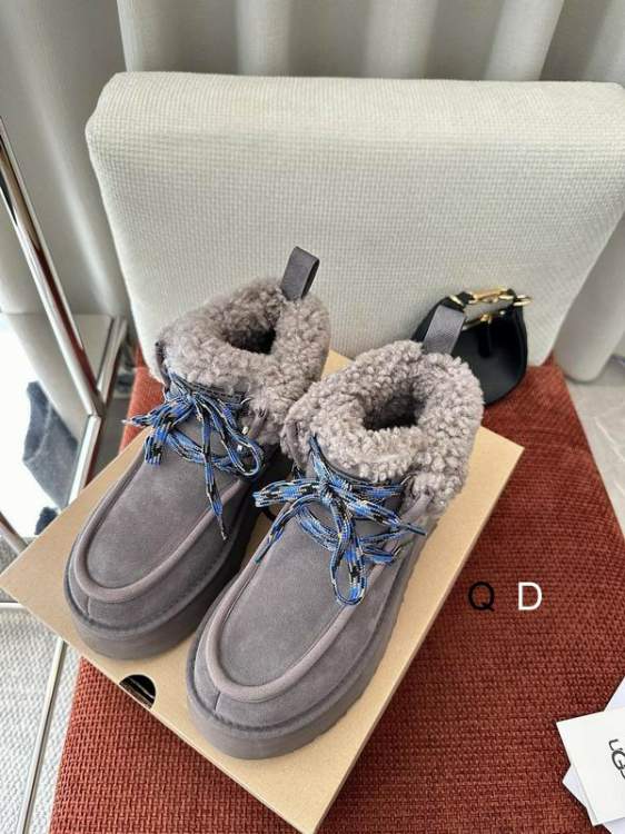 Picture of UGG Shoes _SKUUGGsz35-40GDT112119663